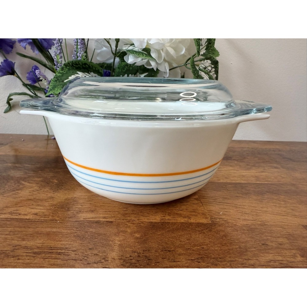 Vintage Pyrex Zoom‎ England Casserole Dish with Lid – 48 oz